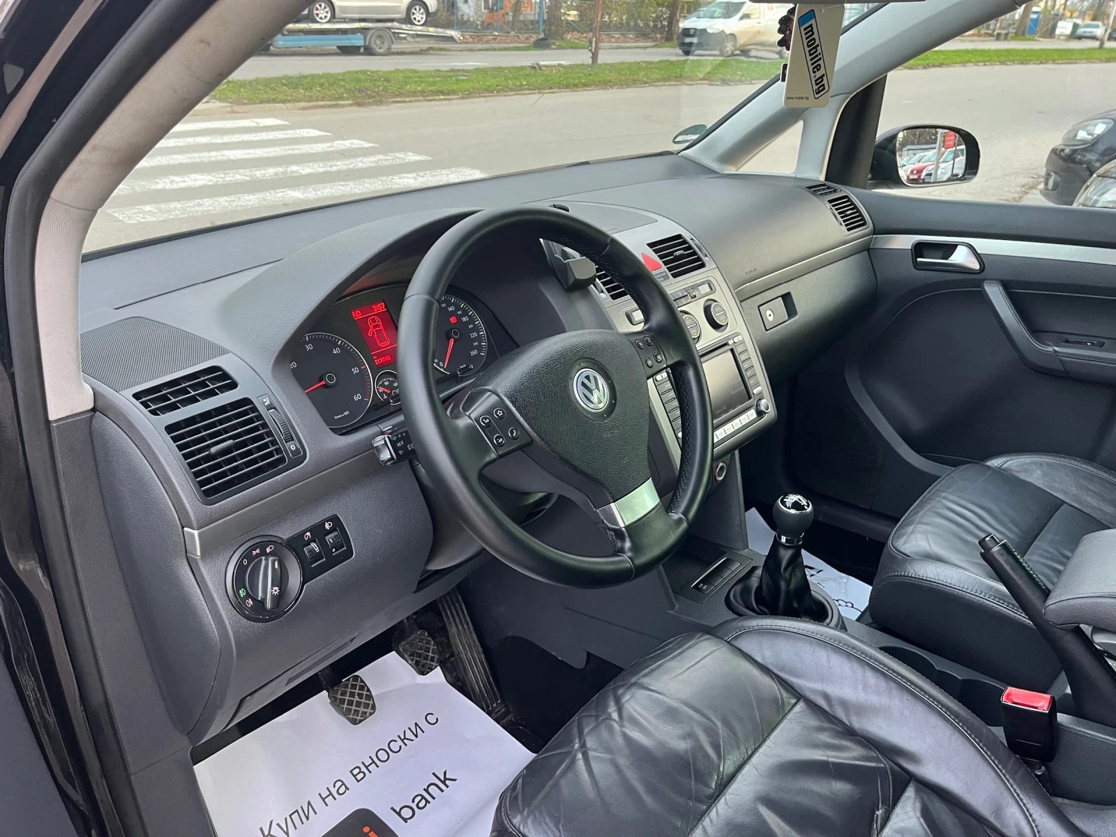 VW Touran 2.0TDI  - изображение 10