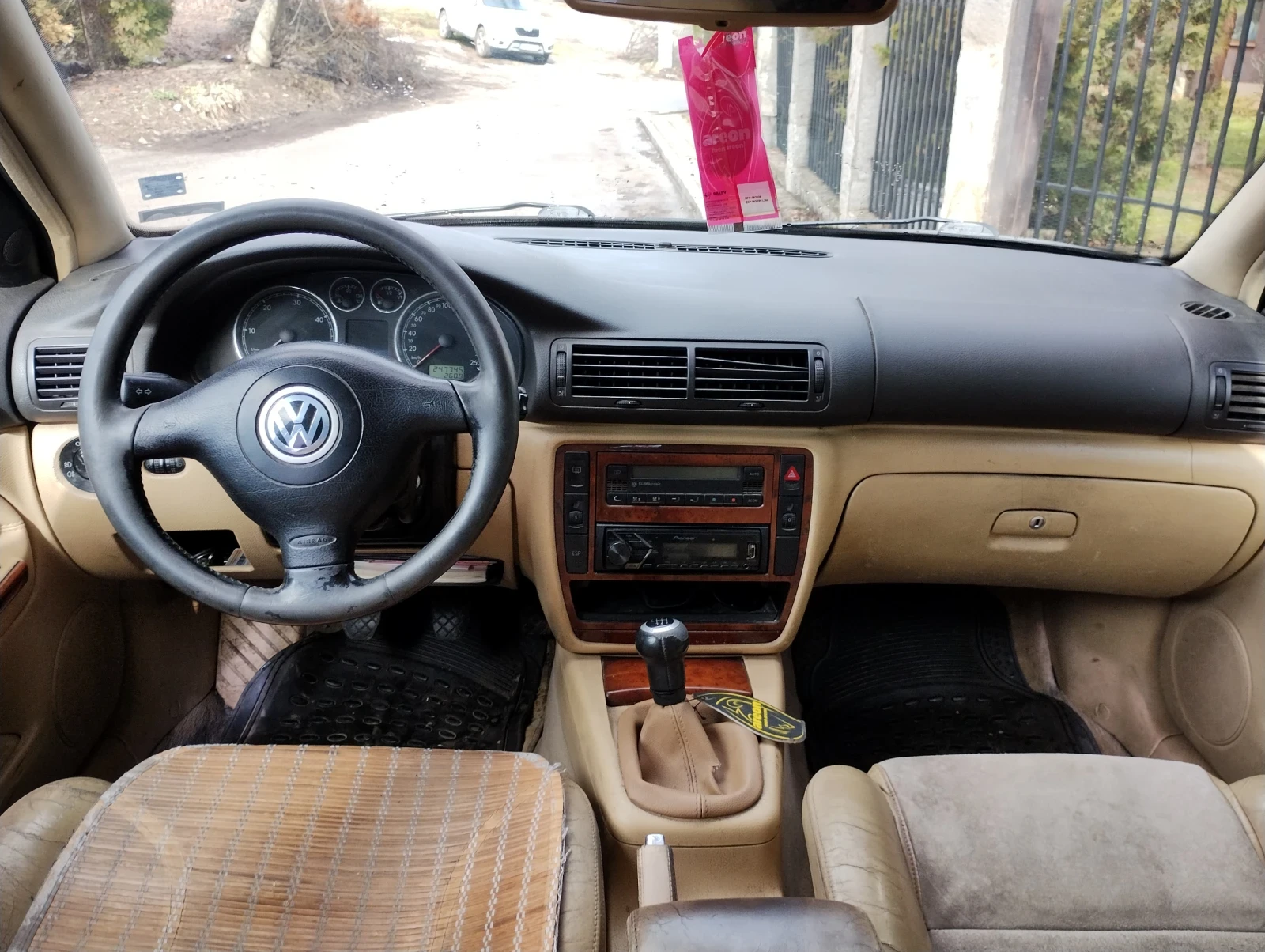 VW Passat 1.9 TDI  131 H.P 4* 4, снимка 4 - Автомобили и джипове - 53605192