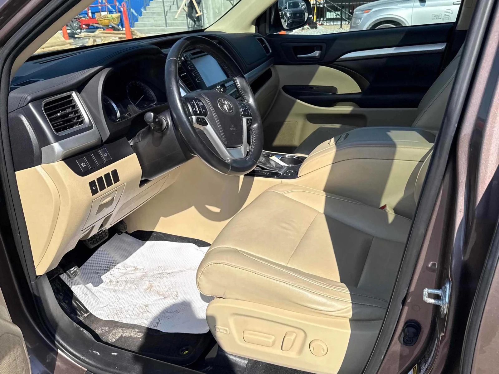 Toyota Highlander Hybrid* XLE* Back cam* Шибидах* Подгрев* , снимка 9 - Автомобили и джипове - 53902697