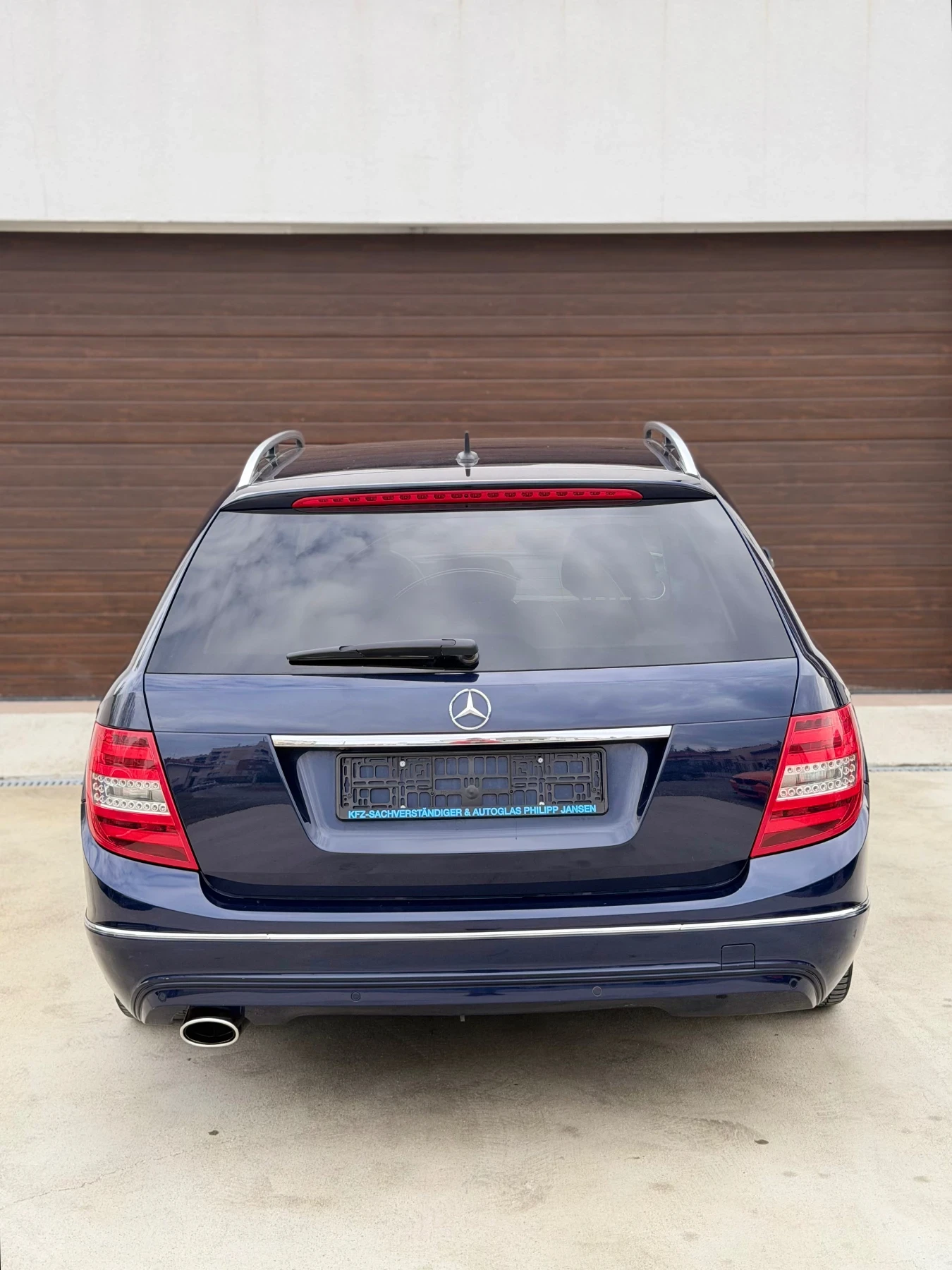 Mercedes-Benz C 220 Facelift Avangarde Keyless, снимка 5 - Автомобили и джипове - 54207236