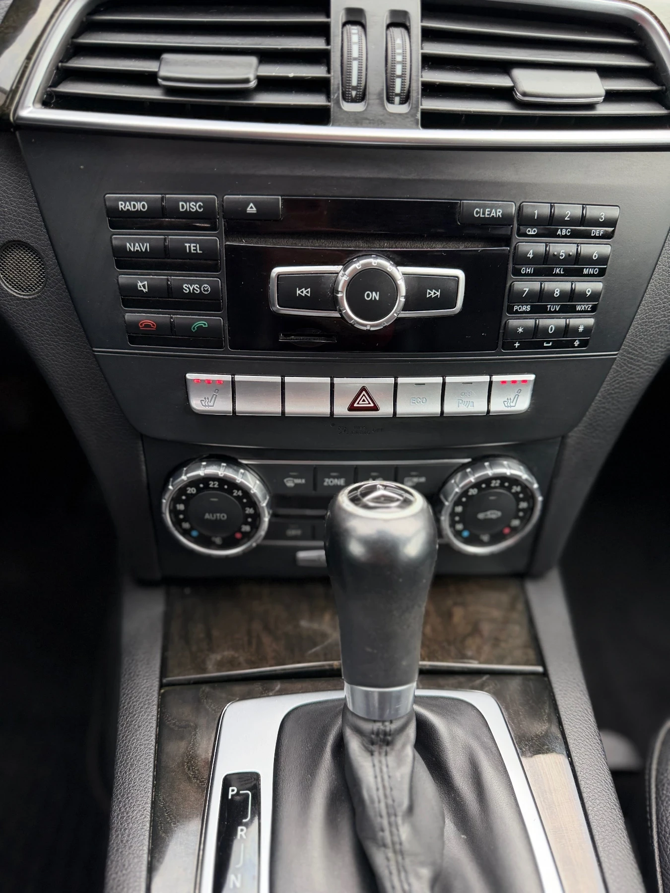 Mercedes-Benz C 220 Facelift Avangarde Keyless, снимка 11 - Автомобили и джипове - 54207236