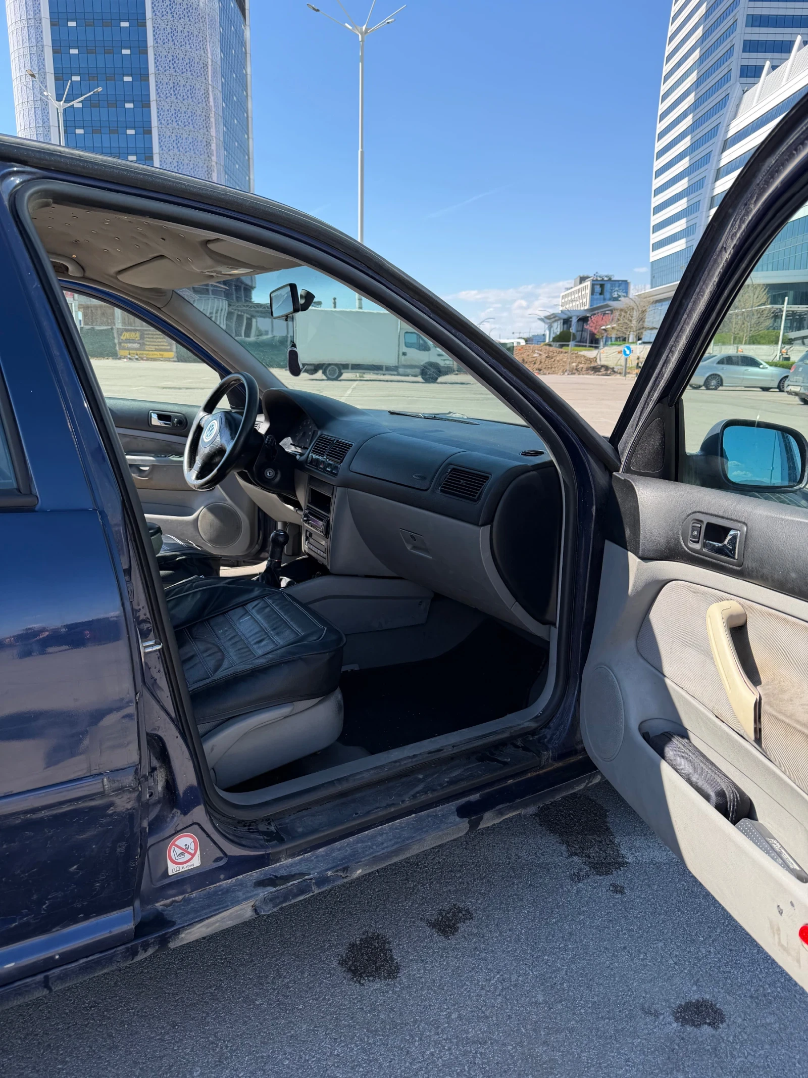 VW Golf 1.8 LPG, снимка 11 - Автомобили и джипове - 54450565