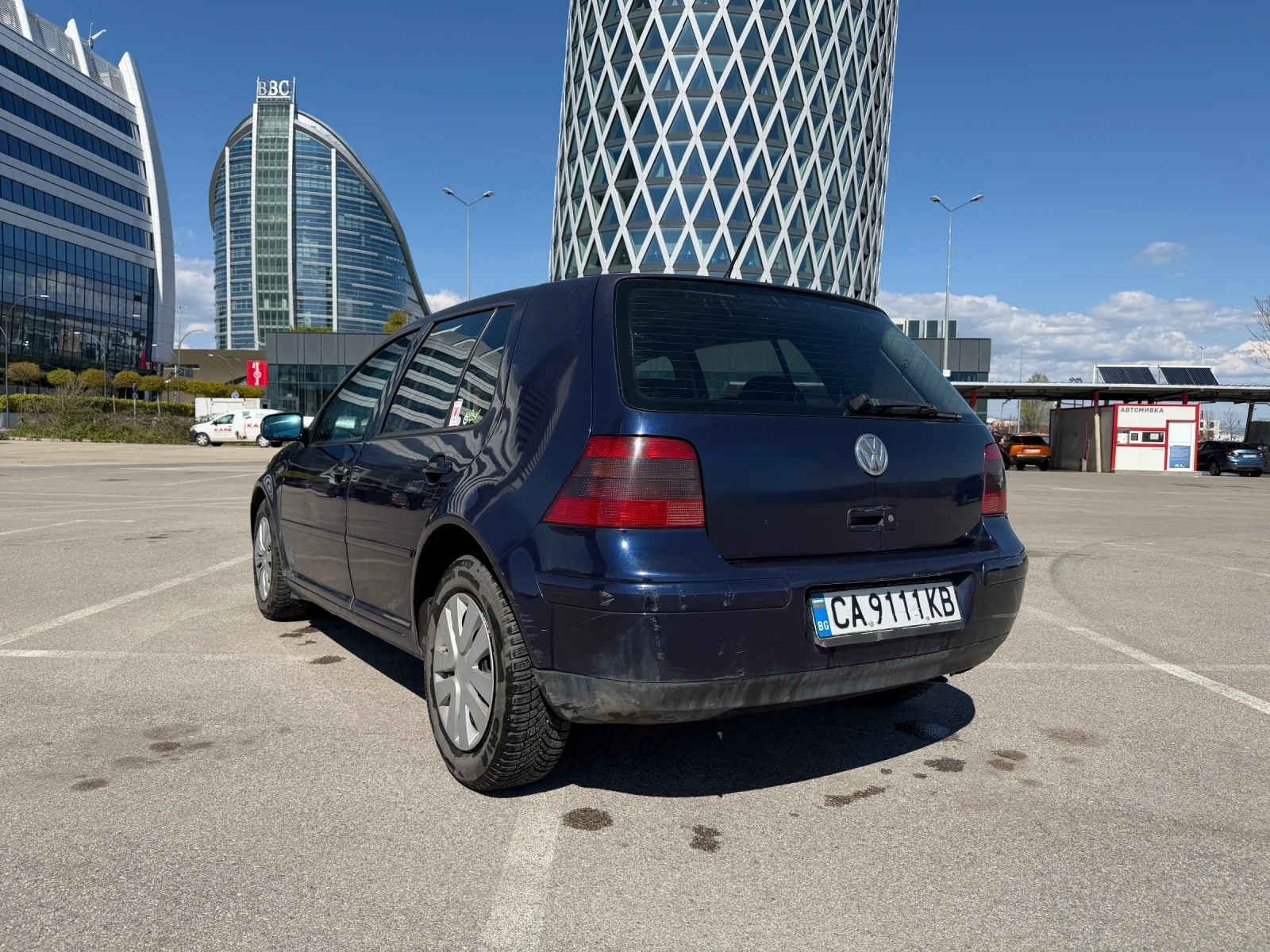 VW Golf 1.8 LPG, снимка 4 - Автомобили и джипове - 54450565