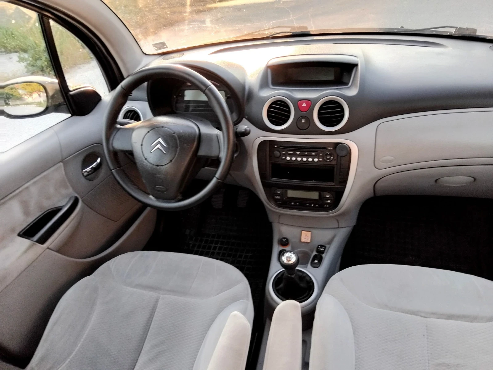 Citroen C3 1.4i.75k + КЛИМА + ГАЗОВ ИНЖЕКЦИОН. 2007г , снимка 12 - Автомобили и джипове - 54594149