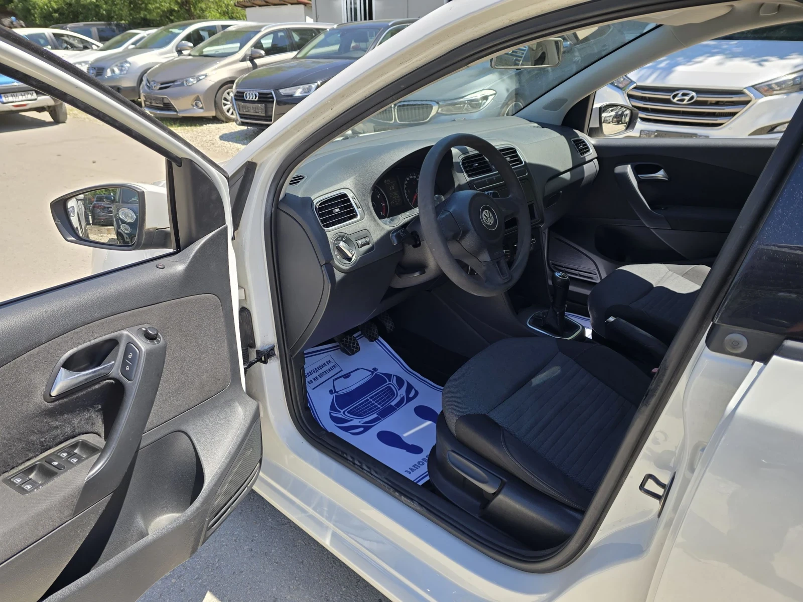 VW Polo 1.4i 86к.с Топ състояние , снимка 11 - Автомобили и джипове - 54683545