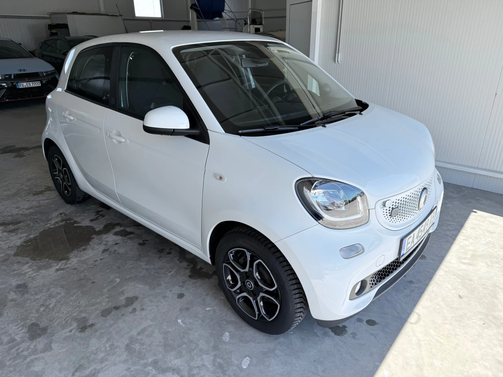 Smart Forfour, снимка 2 - Автомобили и джипове - 54719451