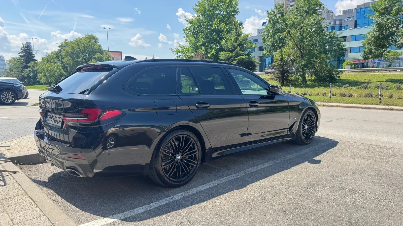 BMW 530 XDrive M Mild Hybrid , снимка 3 - Автомобили и джипове - 54781747