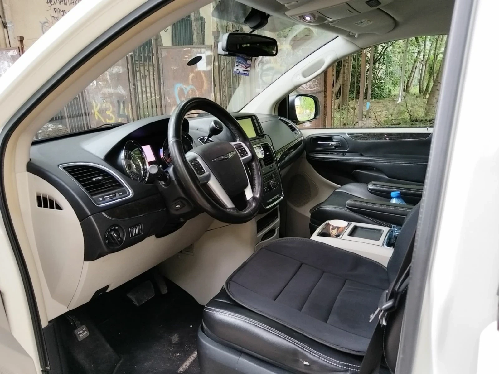 Chrysler Town and Country | Mobile.bg � ����������� 8