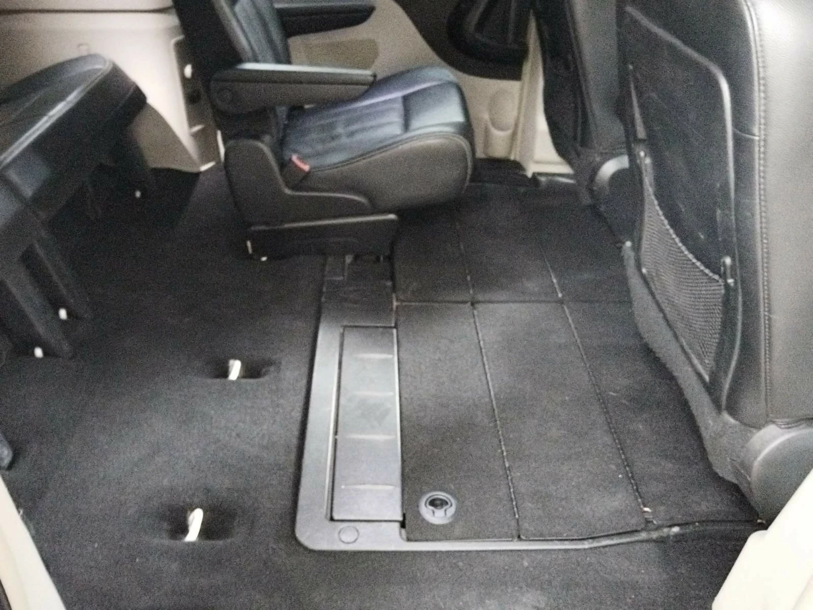 Chrysler Town and Country | Mobile.bg � ����������� 13