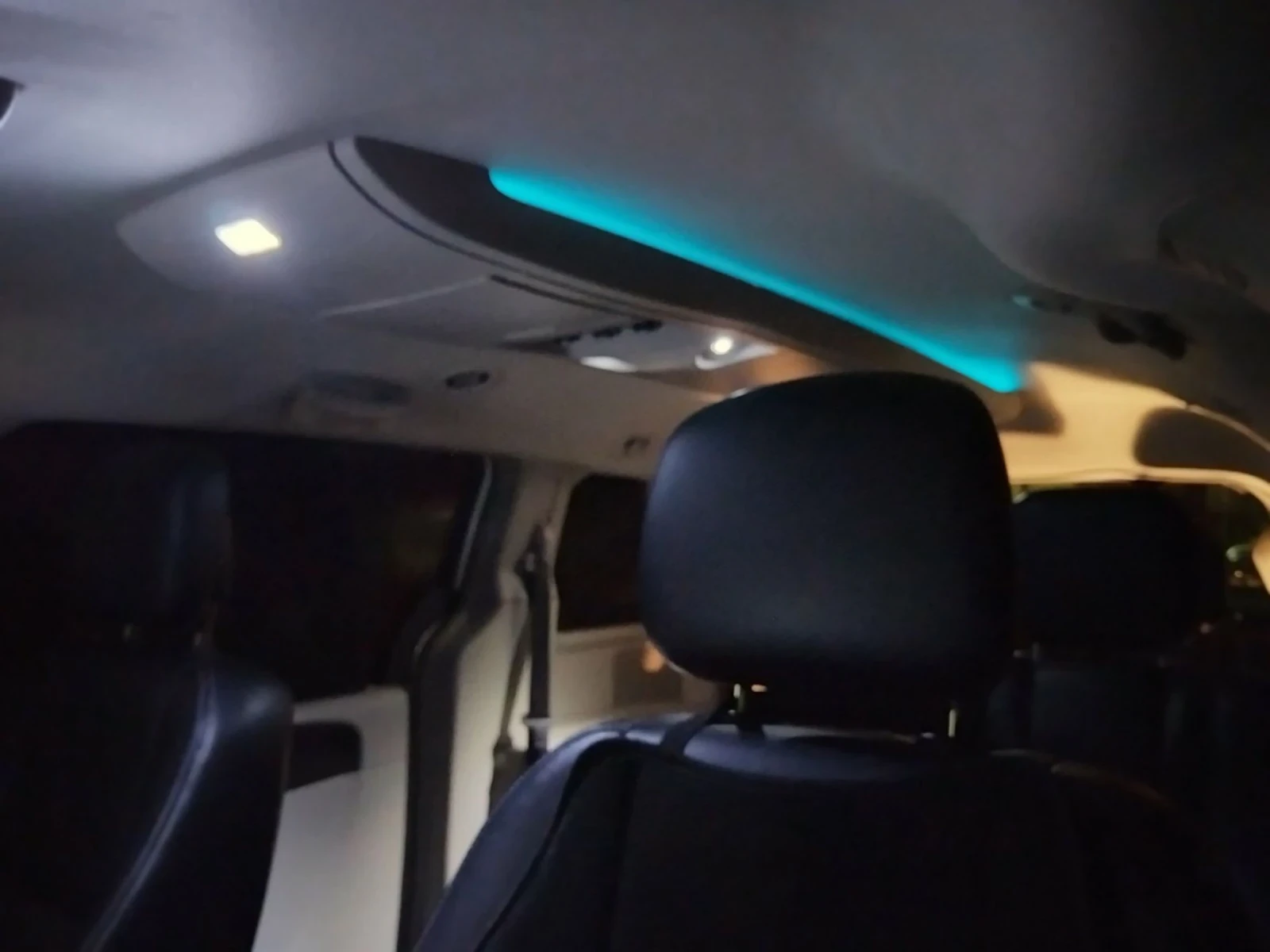 Chrysler Town and Country | Mobile.bg � ����������� 10