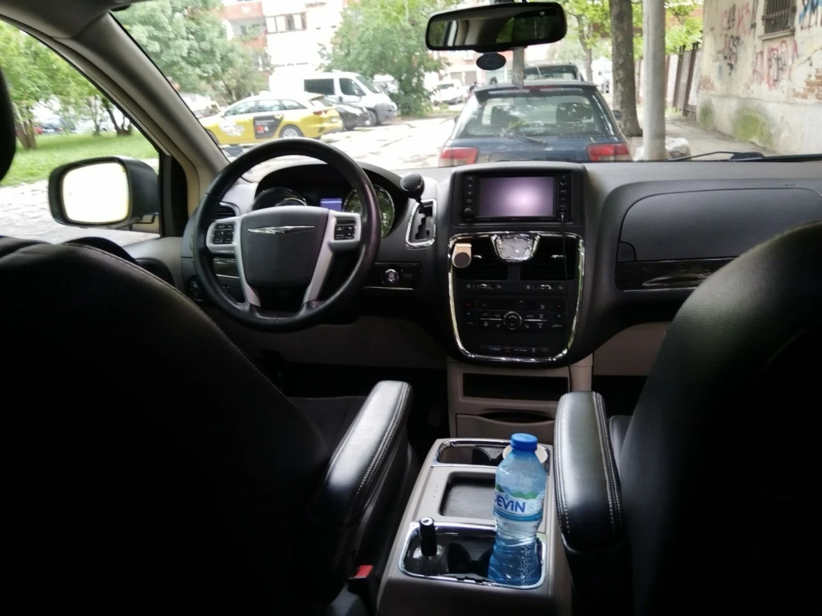 Chrysler Town and Country | Mobile.bg � ����������� 14