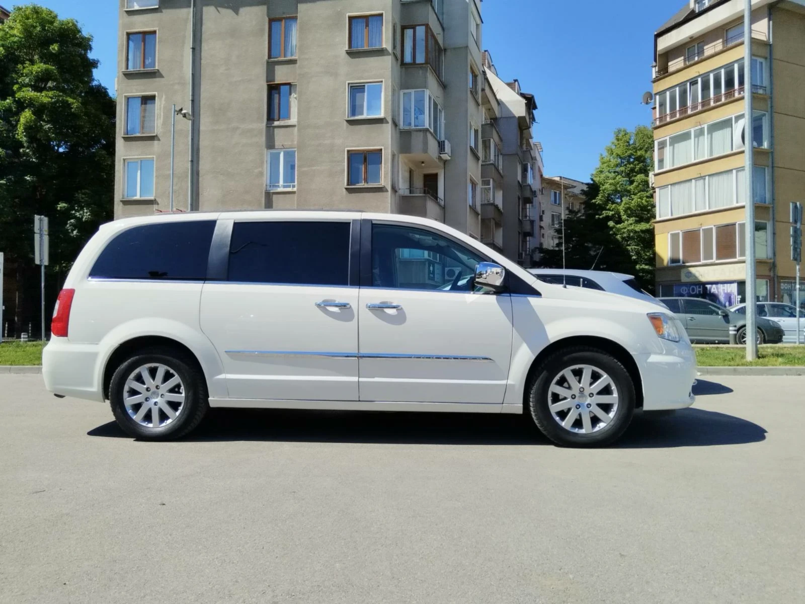 Chrysler Town and Country | Mobile.bg � ����������� 5