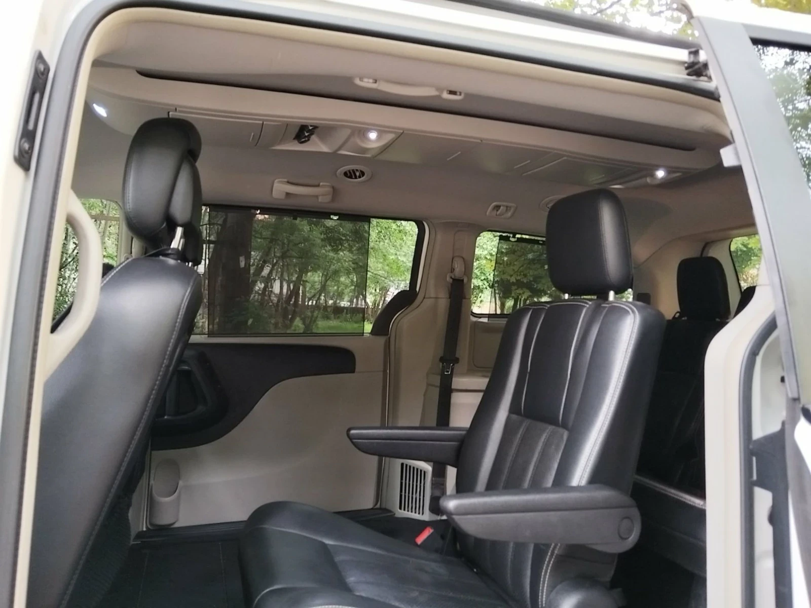 Chrysler Town and Country | Mobile.bg � ����������� 11