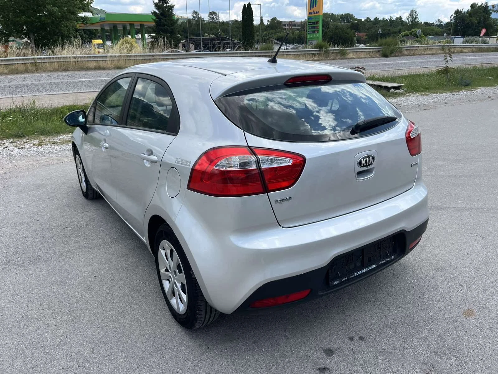Kia Rio 1.1CRDI 75кс EURO 5B 6 СКОРОСТИ КЛИМАТИК, снимка 5 - Автомобили и джипове - 54973988
