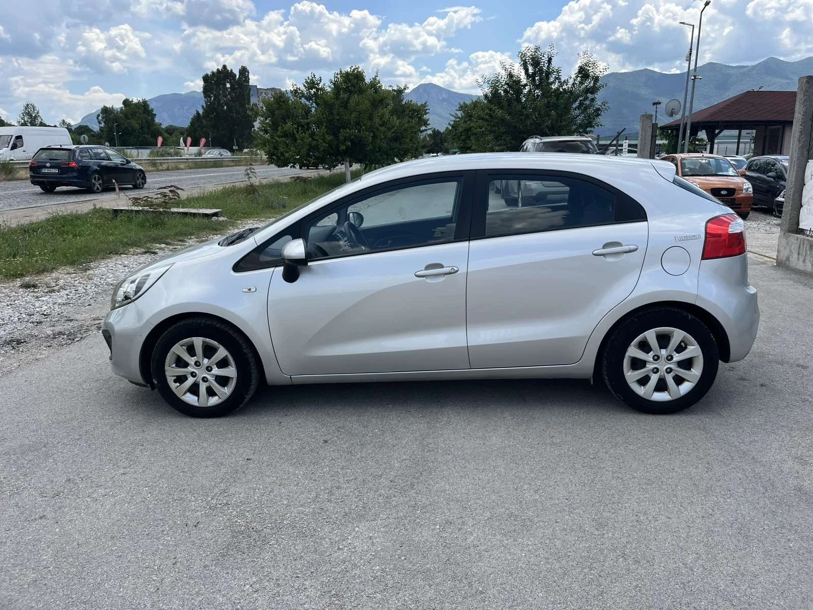 Kia Rio 1.1CRDI 75кс EURO 5B 6 СКОРОСТИ КЛИМАТИК, снимка 6 - Автомобили и джипове - 54973988