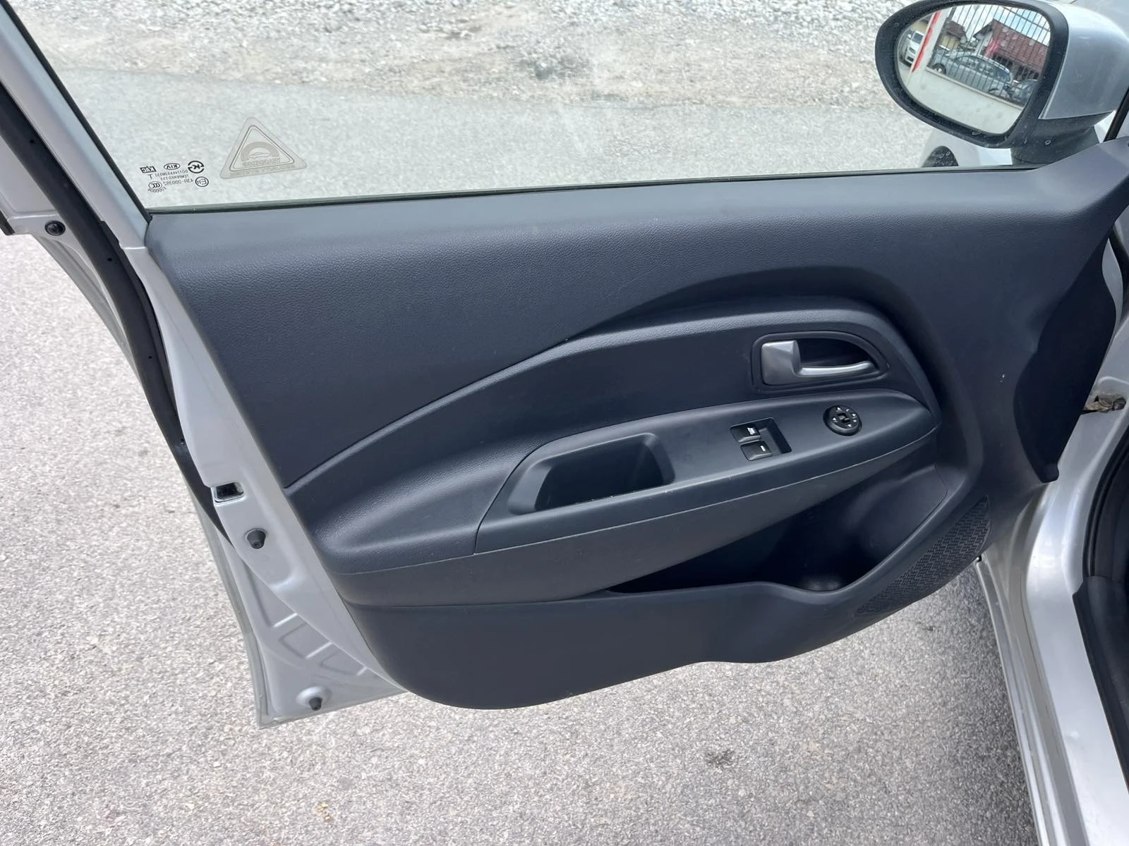 Kia Rio 1.1CRDI 75кс EURO 5B 6 СКОРОСТИ КЛИМАТИК, снимка 7 - Автомобили и джипове - 54973988