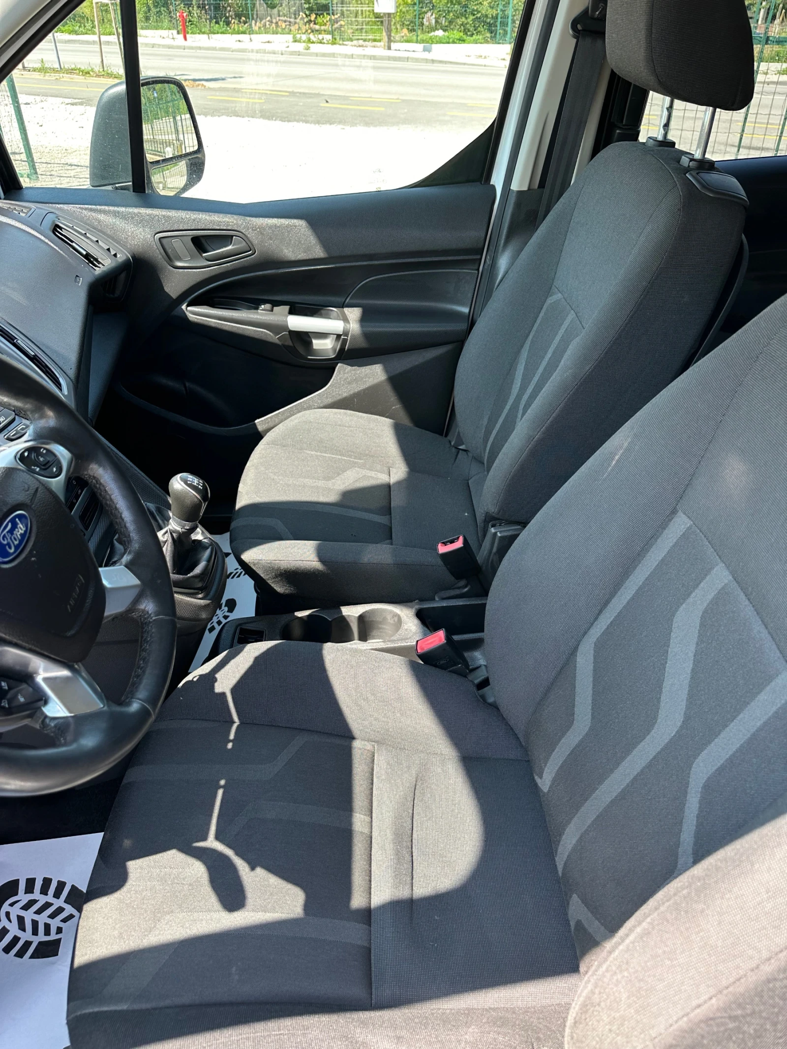 Ford Connect 1.6 CDTI, снимка 9 - Автомобили и джипове - 55315921