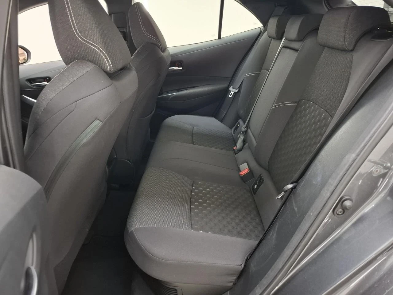 Toyota Corolla 1.8 Active, снимка 6 - Автомобили и джипове - 55375896