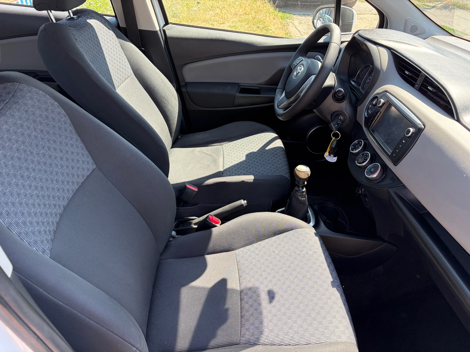Toyota Yaris, снимка 14 - Автомобили и джипове - 55379508