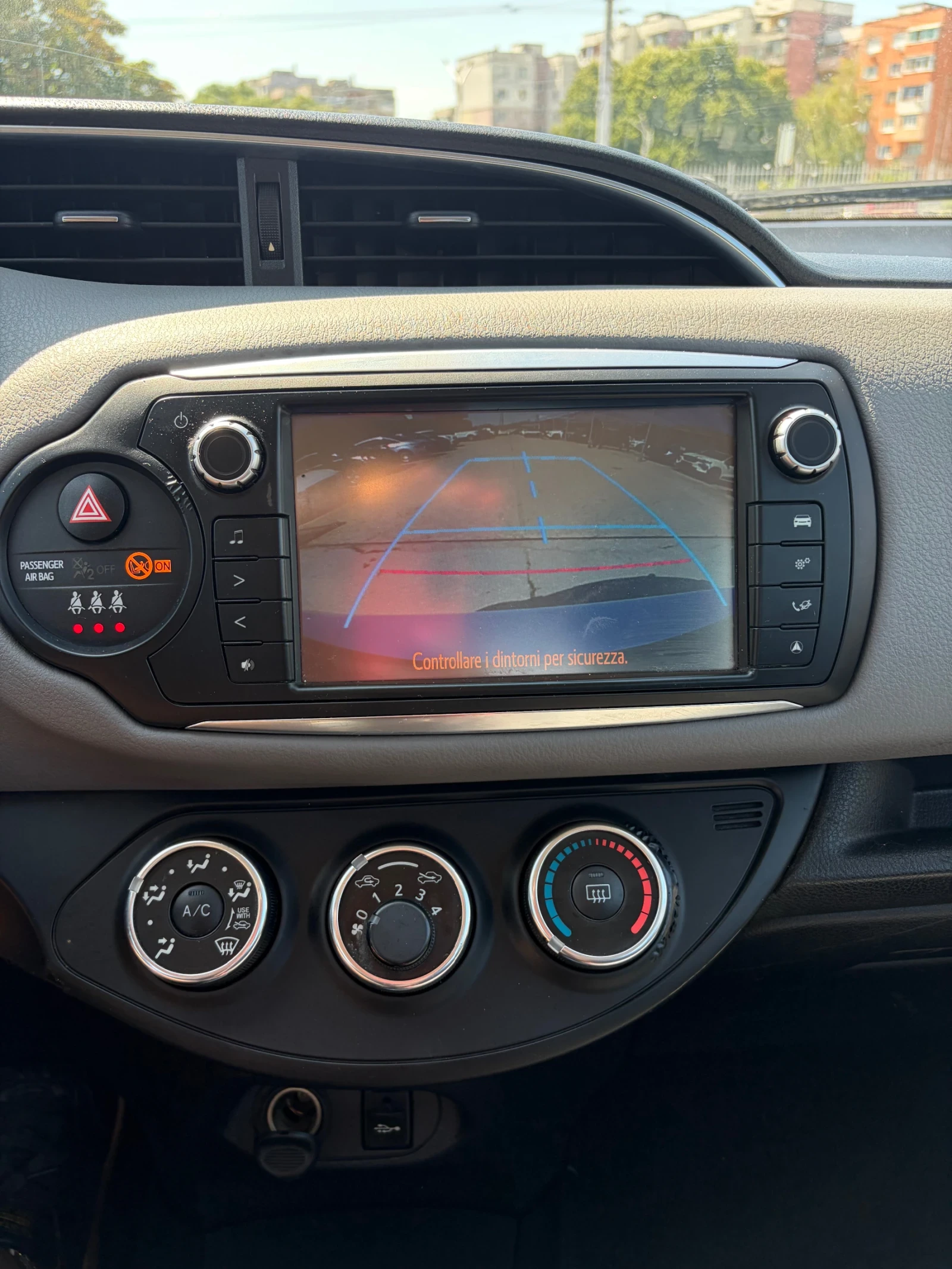 Toyota Yaris, снимка 12 - Автомобили и джипове - 55379508