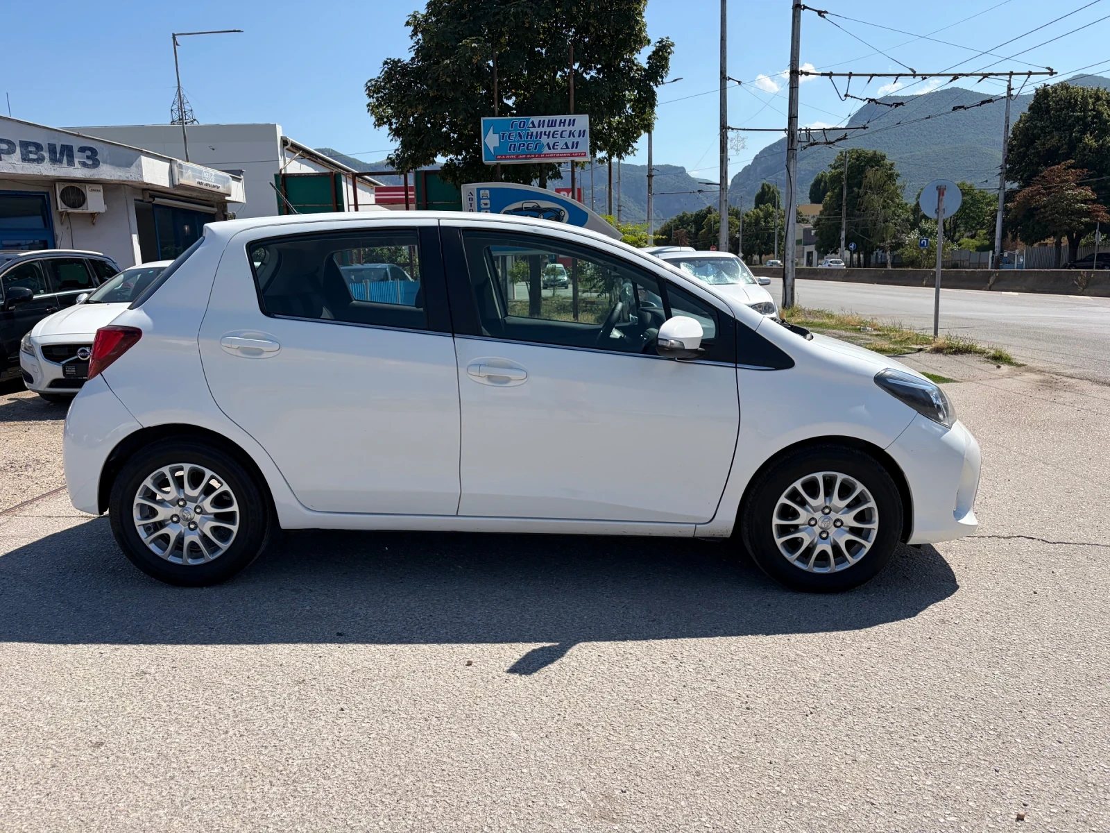 Toyota Yaris, снимка 8 - Автомобили и джипове - 55379508