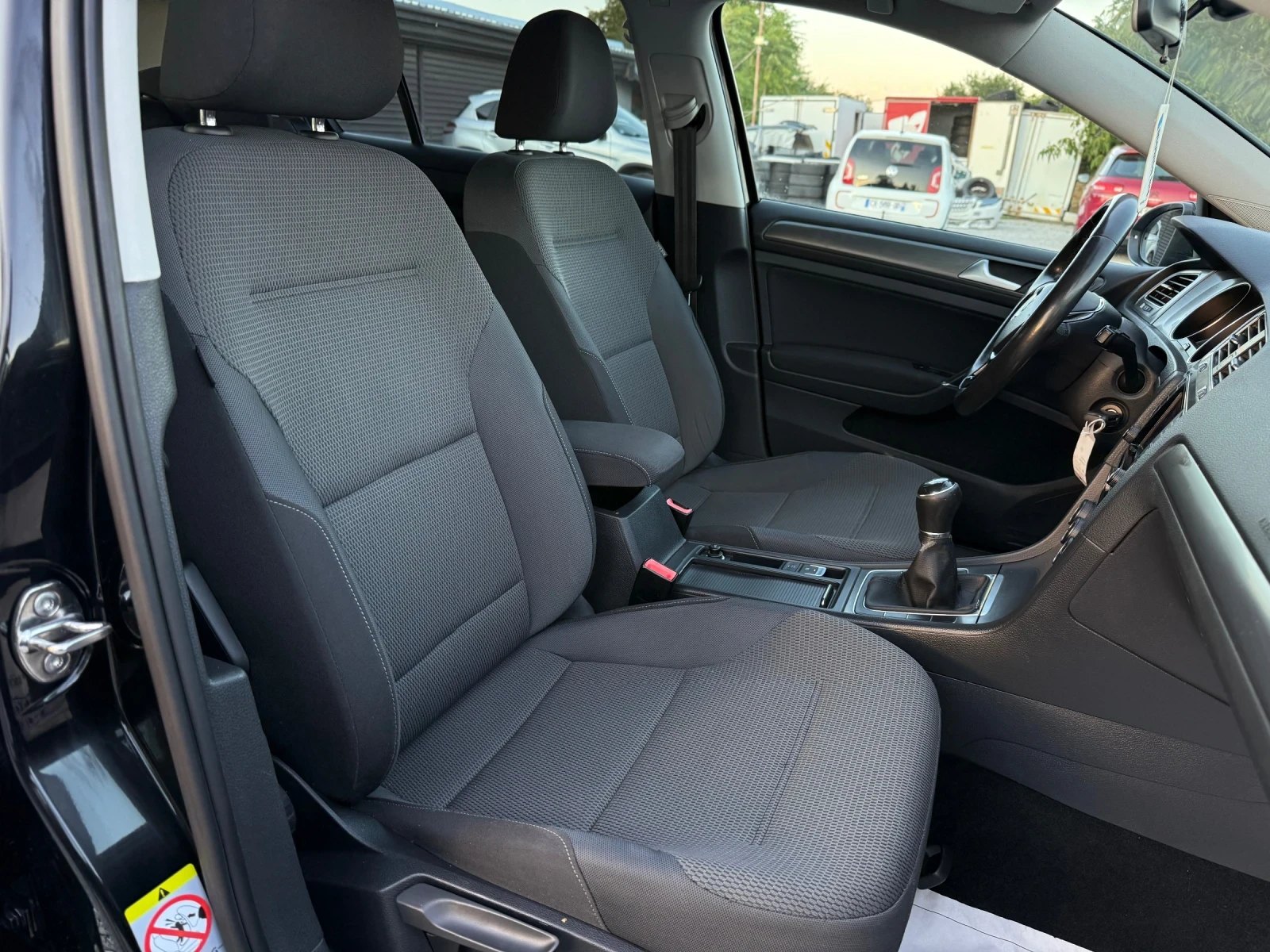 VW Golf 1.6 TDI HIGHLINE, снимка 10 - Автомобили и джипове - 55468872