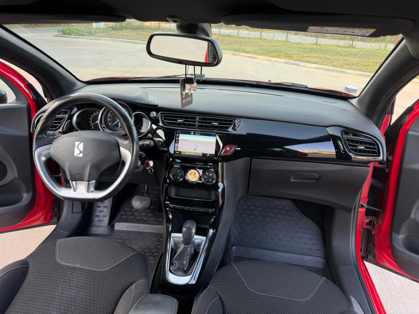 Citroen DS3 1.2T* АВТОМАТИК, снимка 10 - Автомобили и джипове - 55621811