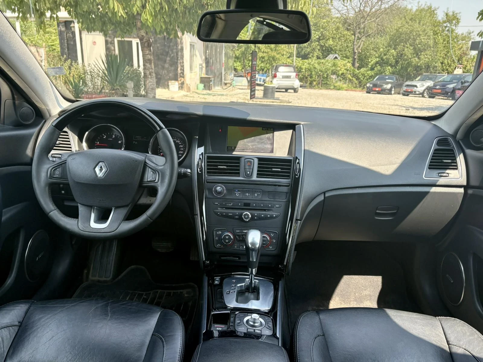Renault Latitude 2.0d/172кс/Автоматик/Full, снимка 15 - Автомобили и джипове - 55707814