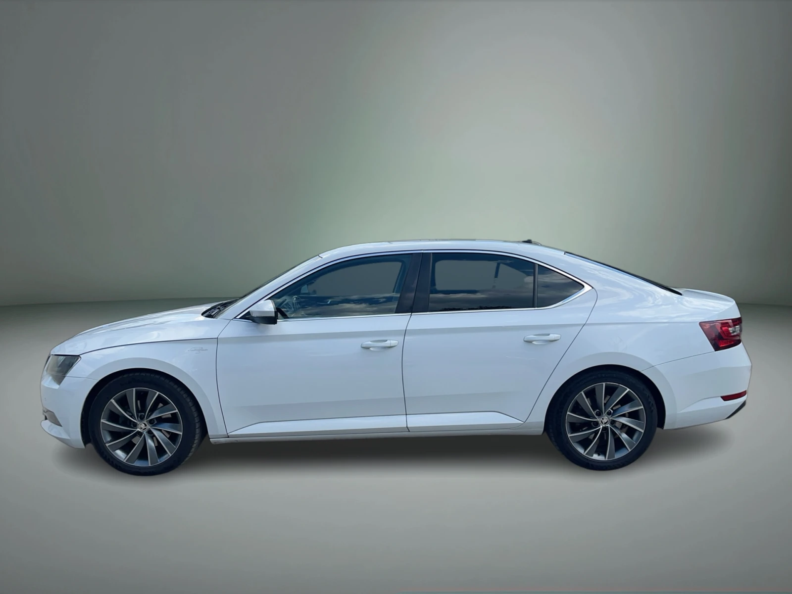 Skoda Superb 2, 0 TDI 7DSG 4X4, снимка 2 - Автомобили и джипове - 55941536