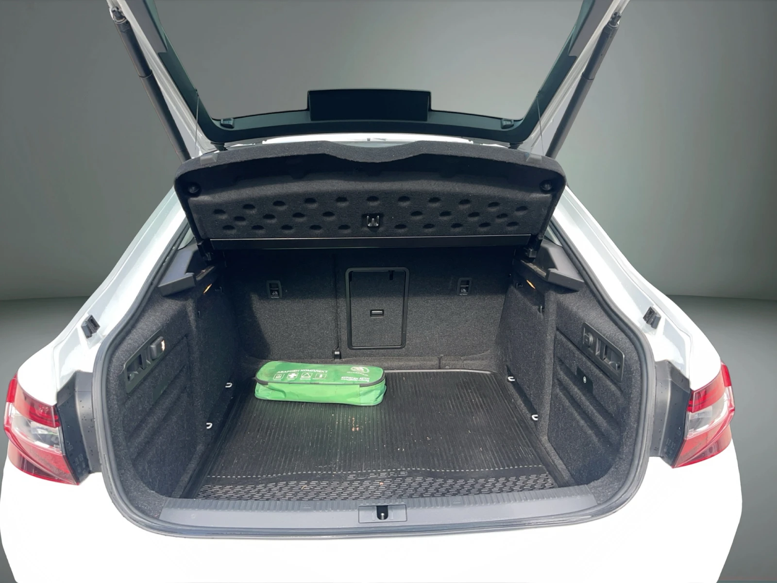 Skoda Superb 2, 0 TDI 7DSG 4X4, снимка 13 - Автомобили и джипове - 55941536