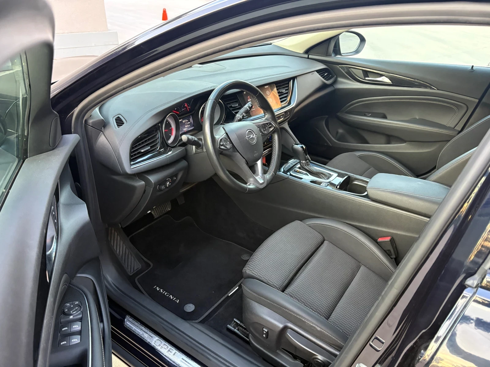Opel Insignia 2.0 CDTI 170кс Automatic TOP, снимка 13 - Автомобили и джипове - 56176269
