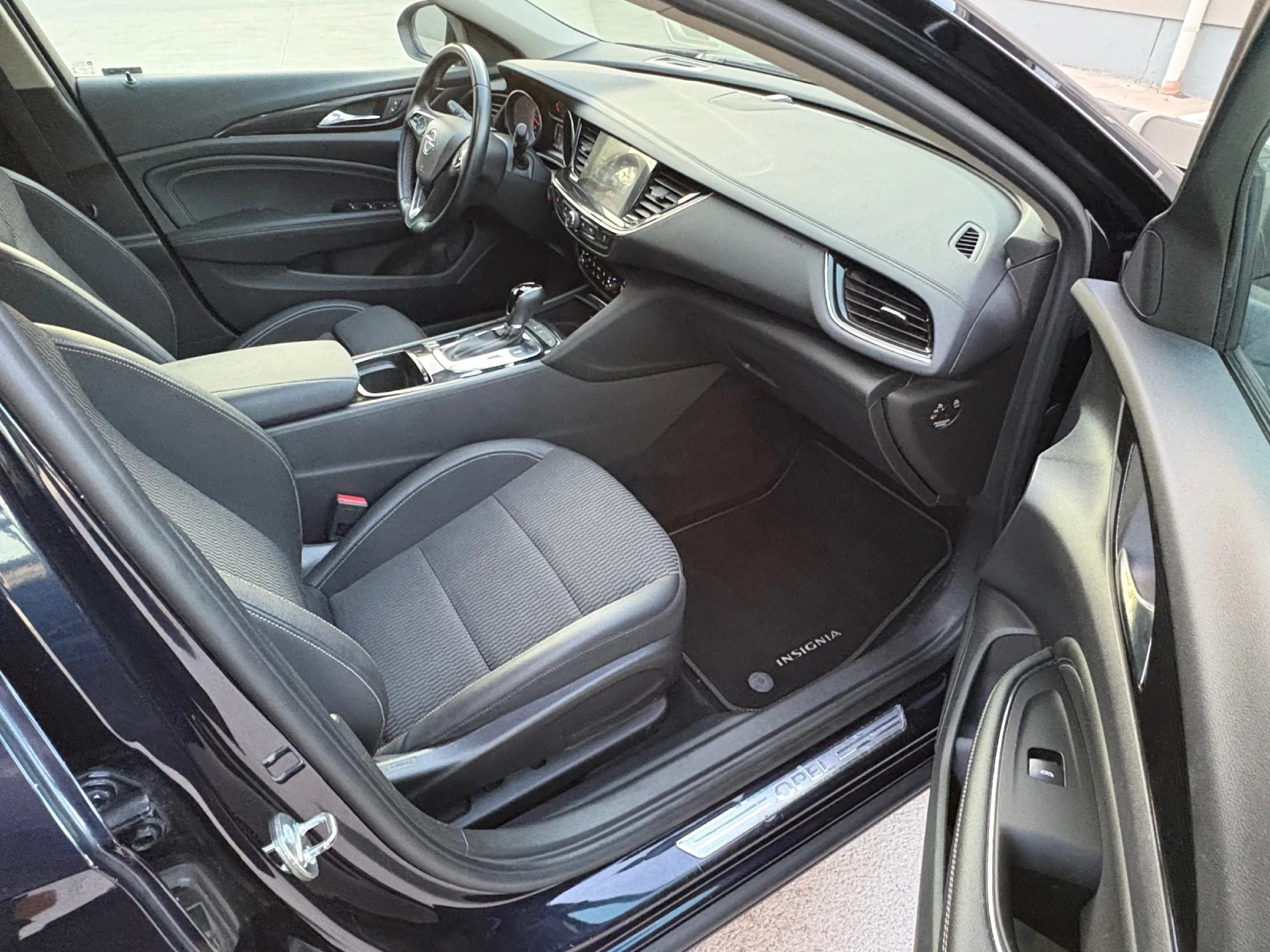 Opel Insignia 2.0 CDTI 170кс Automatic TOP, снимка 16 - Автомобили и джипове - 56176269