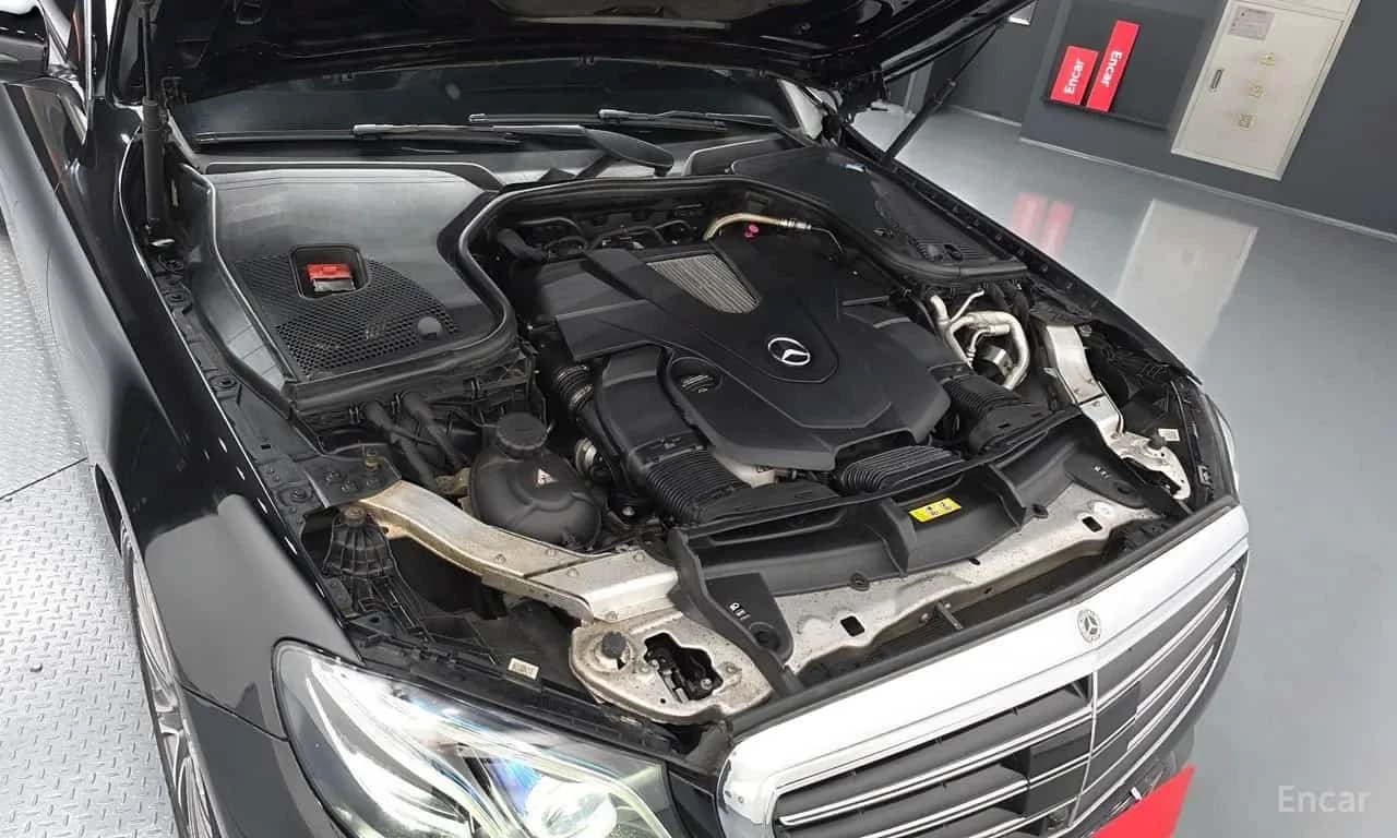 Mercedes-Benz E 400 4MATIC Exclusive | АВТОФИНАНСИРАНЕ, снимка 6 - Автомобили и джипове - 56210748