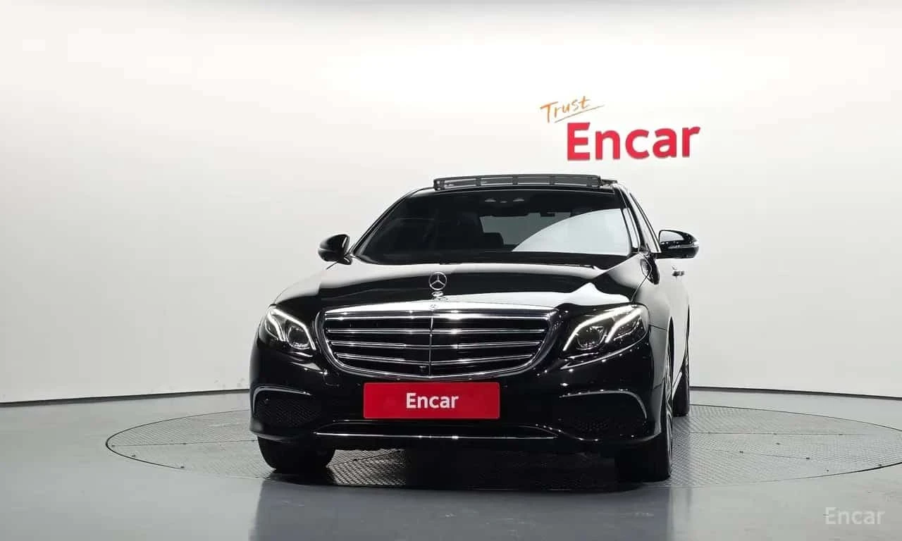 Mercedes-Benz E 400 4MATIC Exclusive | АВТОФИНАНСИРАНЕ, снимка 3 - Автомобили и джипове - 56210748