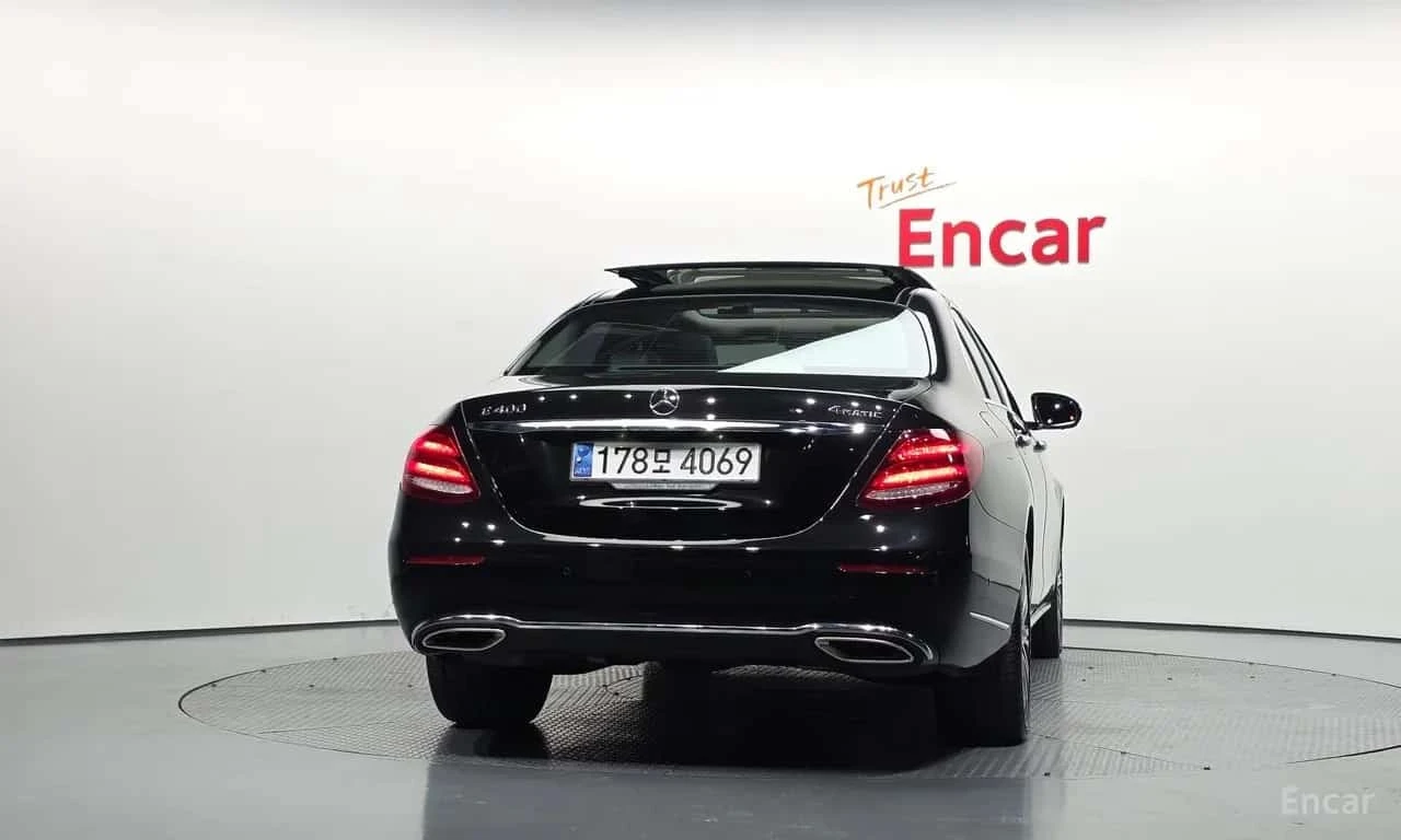 Mercedes-Benz E 400 4MATIC Exclusive | АВТОФИНАНСИРАНЕ, снимка 4 - Автомобили и джипове - 56210748