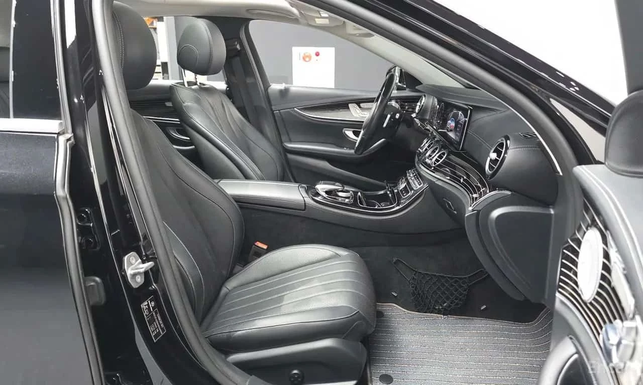 Mercedes-Benz E 400 4MATIC Exclusive | АВТОФИНАНСИРАНЕ, снимка 11 - Автомобили и джипове - 56210748