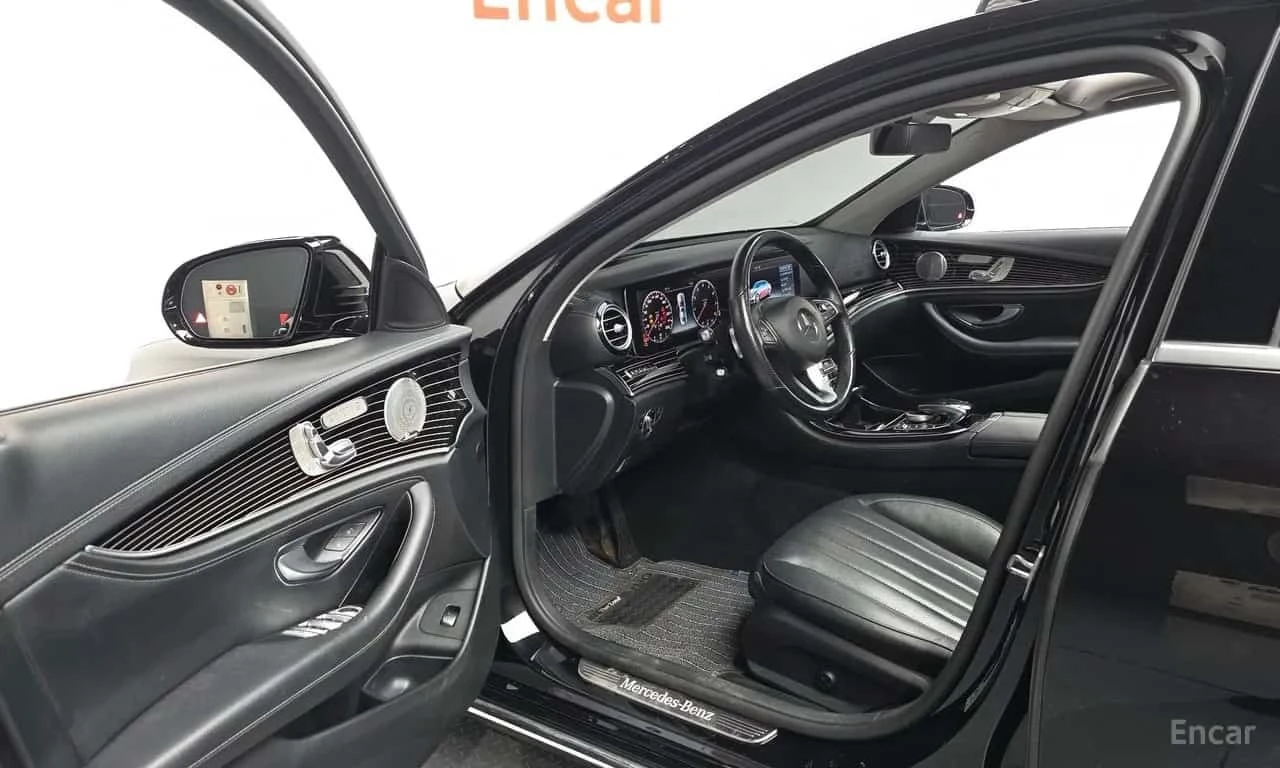 Mercedes-Benz E 400 4MATIC Exclusive | АВТОФИНАНСИРАНЕ, снимка 10 - Автомобили и джипове - 56210748