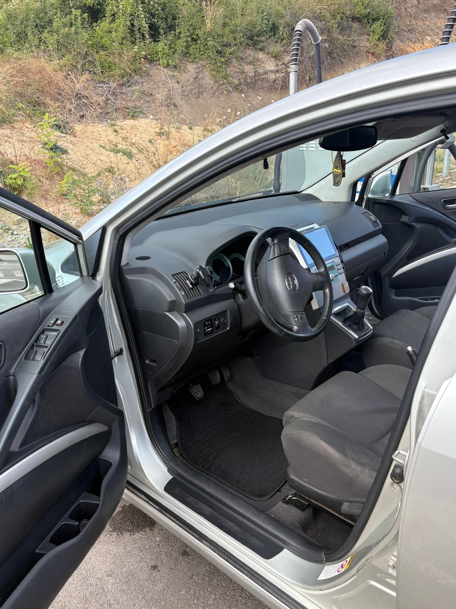 Toyota Corolla verso, снимка 9 - Автомобили и джипове - 56329184