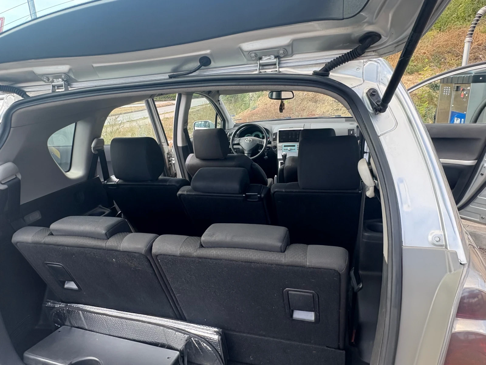 Toyota Corolla verso, снимка 11 - Автомобили и джипове - 56329184