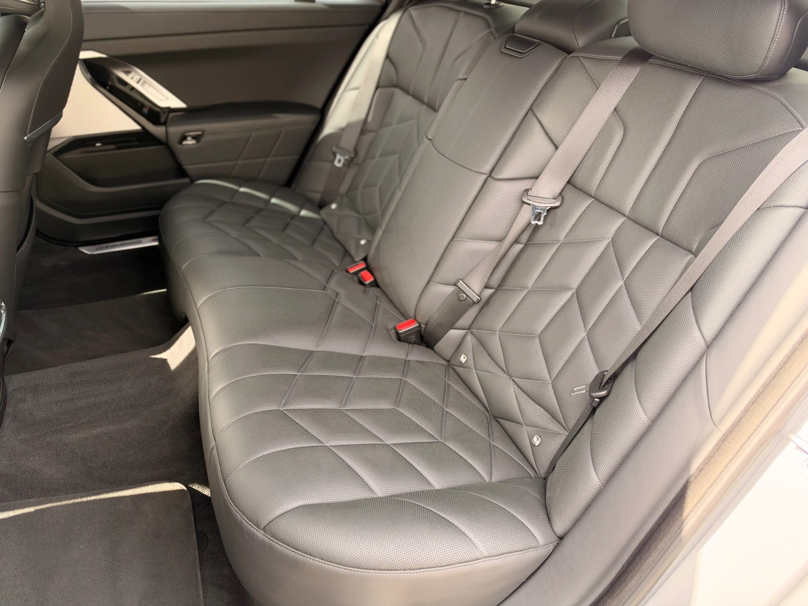 BMW 740 D X-drive/M SPORT/LED/PANO/B&W/�������� | Mobile.bg � ����������� 17
