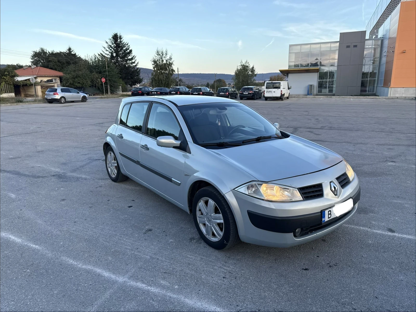 Renault Megane 1.9DCi Facelift, снимка 5 - Автомобили и джипове - 56455283