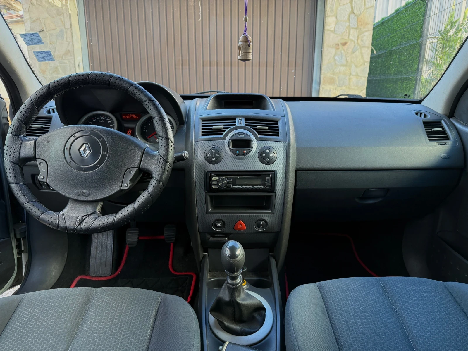 Renault Megane 1.9DCi Facelift, снимка 7 - Автомобили и джипове - 56455283
