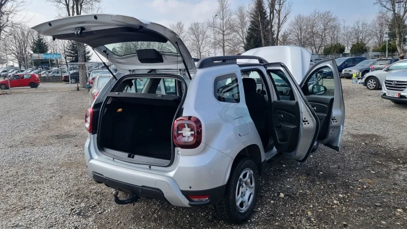 Dacia Duster 1.6 i Facelift  navi, снимка 12 - Автомобили и джипове - 44615975