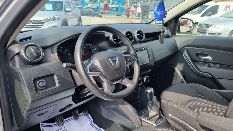 Dacia Duster 1.6 i Facelift  navi, снимка 9 - Автомобили и джипове - 44615975