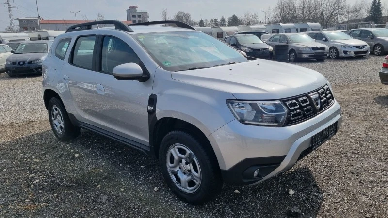 Dacia Duster 1.6 i Facelift  navi, снимка 2 - Автомобили и джипове - 44615975