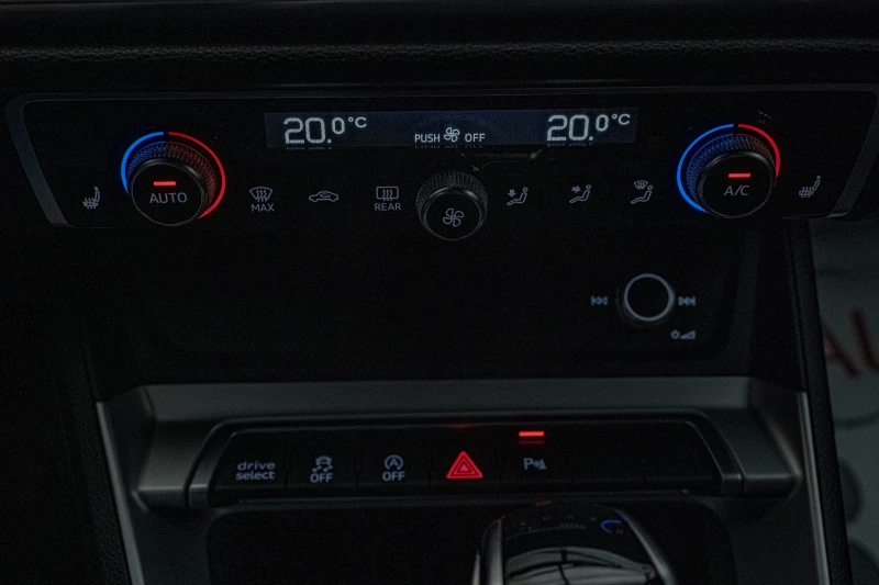 Audi Q3 35TFSI/Virtual/SideAssist/LaneAssist, снимка 13 - Автомобили и джипове - 51173151