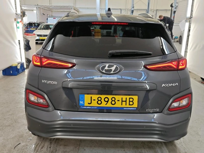 Hyundai Kona 64 KW, снимка 5 - Автомобили и джипове - 52468818