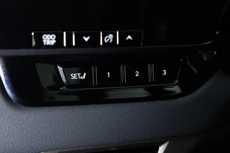 Lexus RX 350 AWD* АвтоКредит* (ЦЕНА ДО БГ), снимка 12 - Автомобили и джипове - 53479217