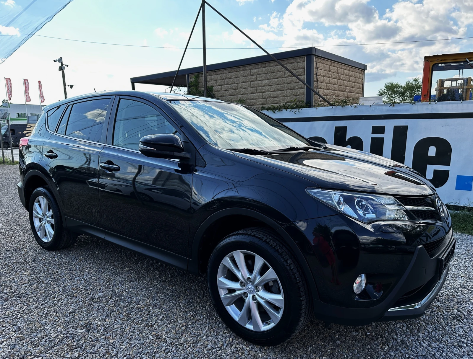 Toyota Rav4 2.2d AUT/4X4/NAVI/КАМЕРА/ТЕГЛИЧ/EURO-5B - изображение 3