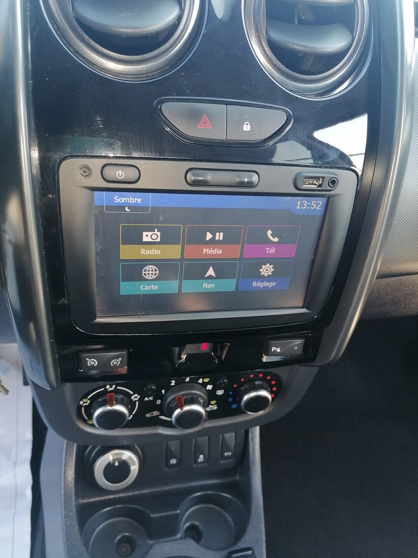 Dacia Duster 1.2i 4x4 Lux | Mobile.bg � ����������� 16